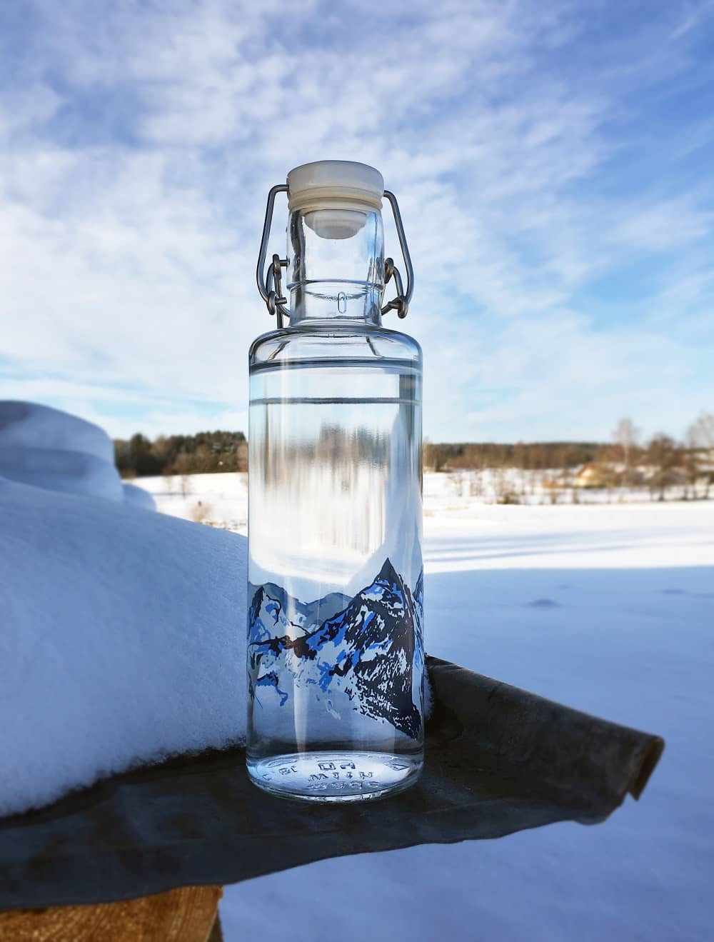 Trinkflasche "Alpenblick" aus Glas - Hochwertig, nachhaltig und stilvoll | Grüner Gedanke